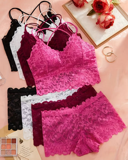Conjunto Romántico de Bralette y Panty de Encaje