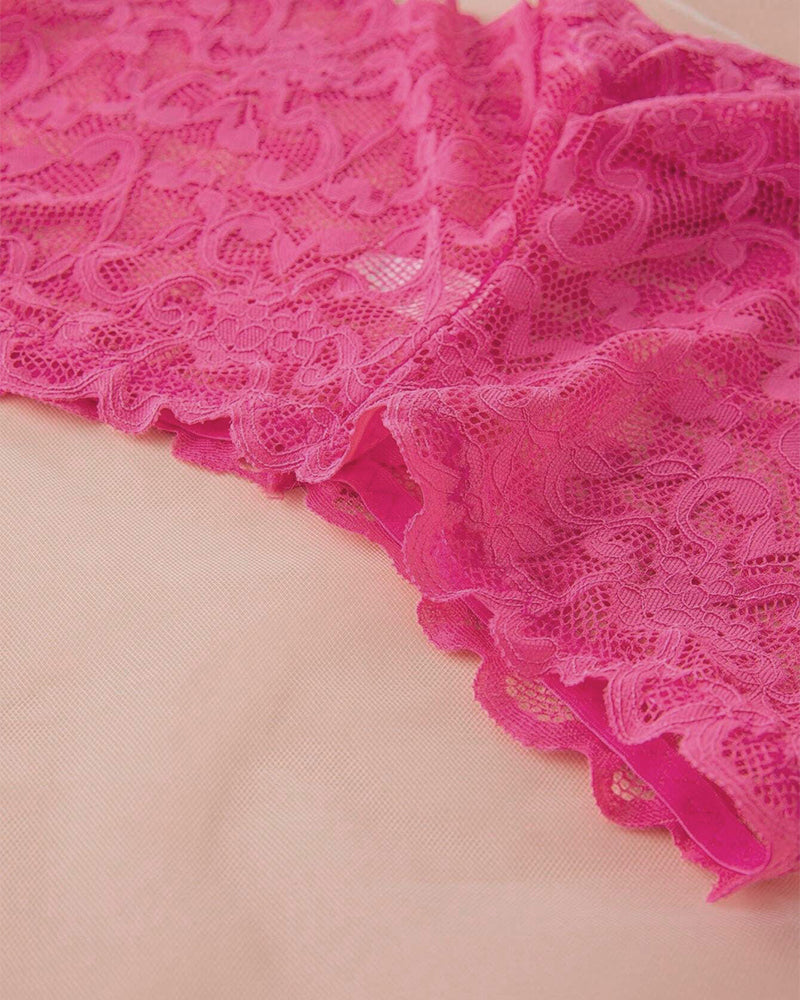 Conjunto Romántico de Bralette y Panty de Encaje