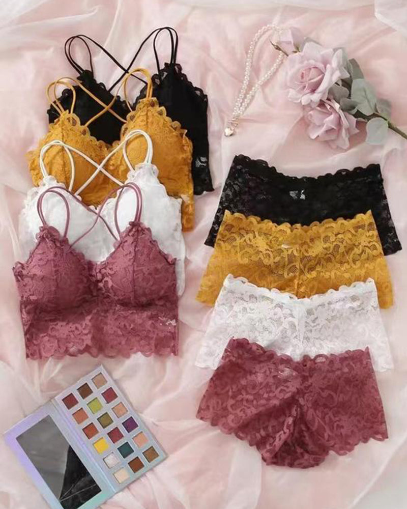 Conjunto Romántico de Bralette y Panty de Encaje