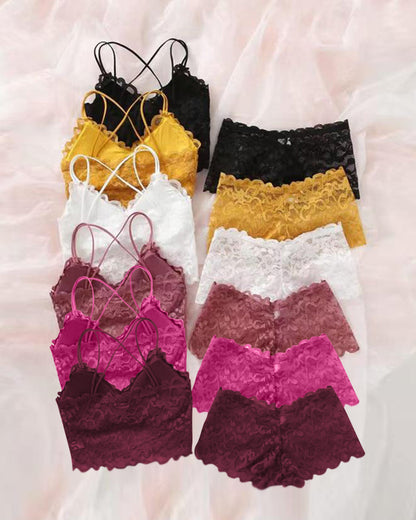 Conjunto Romántico de Bralette y Panty de Encaje