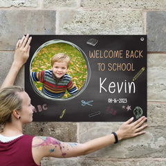 Banner fotográfico para el primer día de clases, Bienvenido de nuevo a la escuela, Por fin un escolar